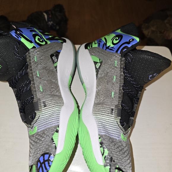 NEW Balance TWO WXY v2 basketball sneakers in the "Black Green Blue" 10.5 Mens - Picture 7 of 12